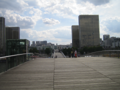 Brücke-zur-Nationalbibliothek.png